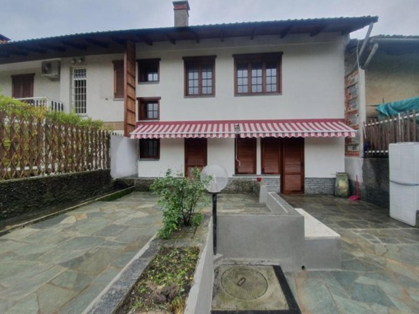 casa indipendente in vendita a Piossasco