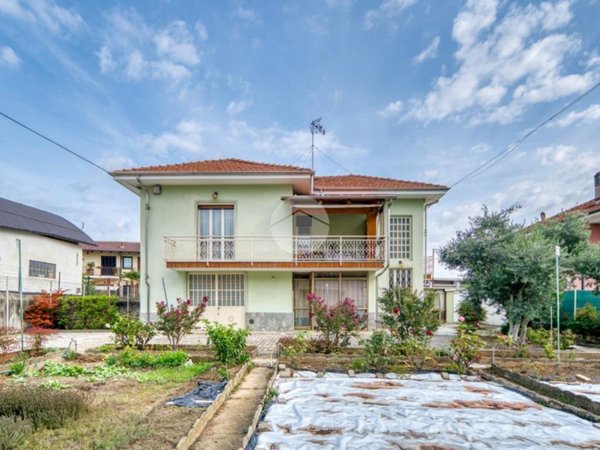 casa indipendente in vendita a Piossasco