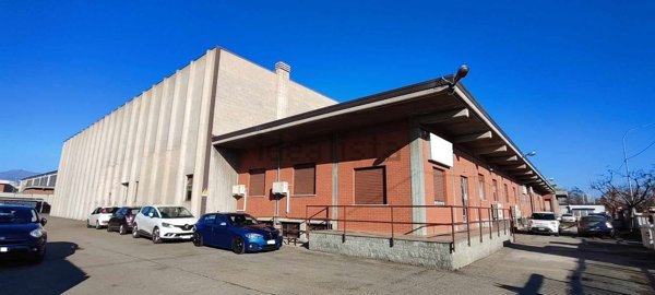 capannone in vendita a Piossasco