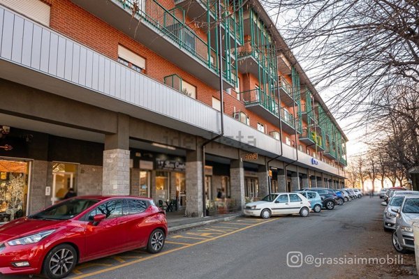 locale commerciale in vendita a Piossasco