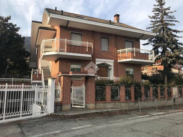 appartamento in vendita a Piossasco in zona Merlino.