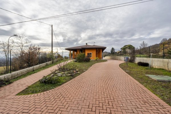 casa indipendente in vendita a Piossasco