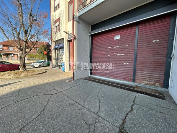 locale commerciale in vendita a Piossasco