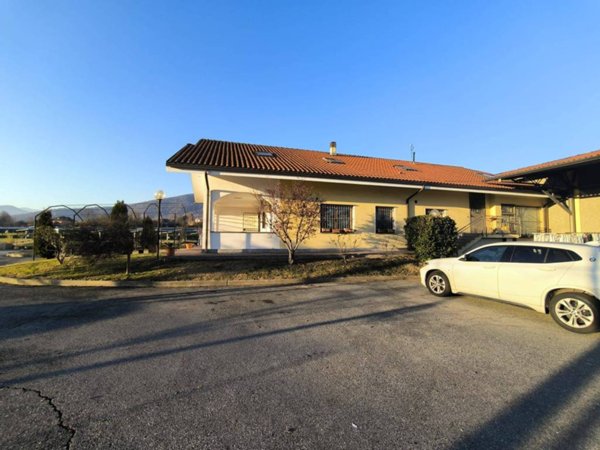 casa indipendente in vendita a Piossasco