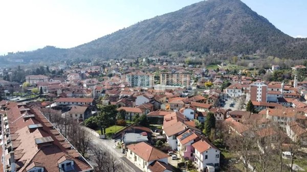 appartamento in vendita a Piossasco in zona Merlino.