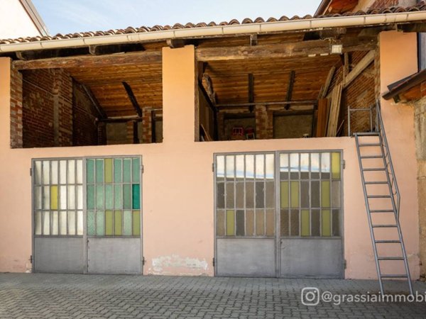 locale di sgombero in vendita a Piossasco