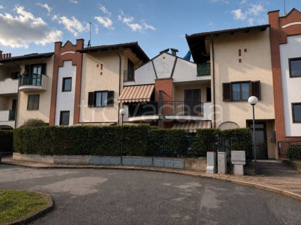 appartamento in vendita a Piossasco in zona Merlino.