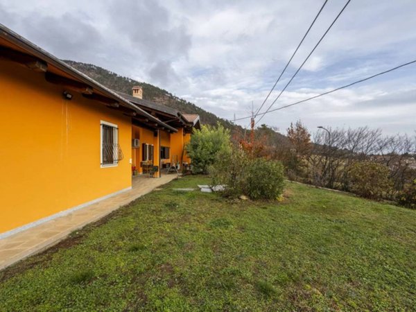 casa indipendente in vendita a Piossasco