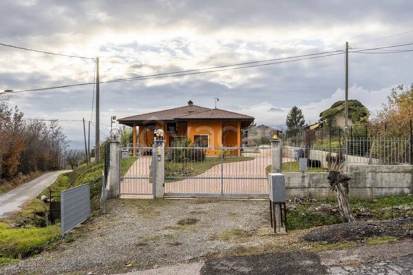 casa indipendente in vendita a Piossasco