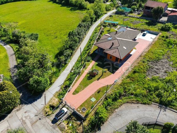 casa indipendente in vendita a Piossasco