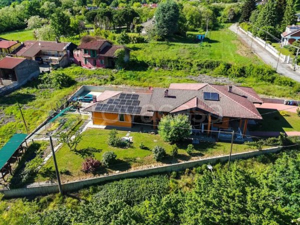 casa indipendente in vendita a Piossasco