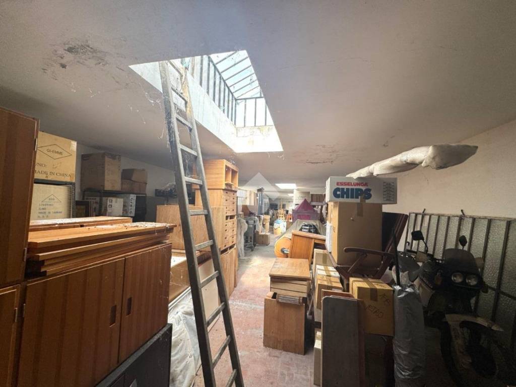 locale commerciale in vendita a Piossasco