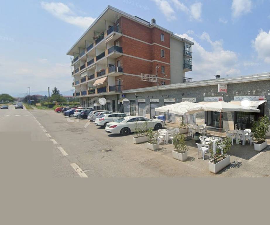 negozio in vendita a Piossasco in zona Garola