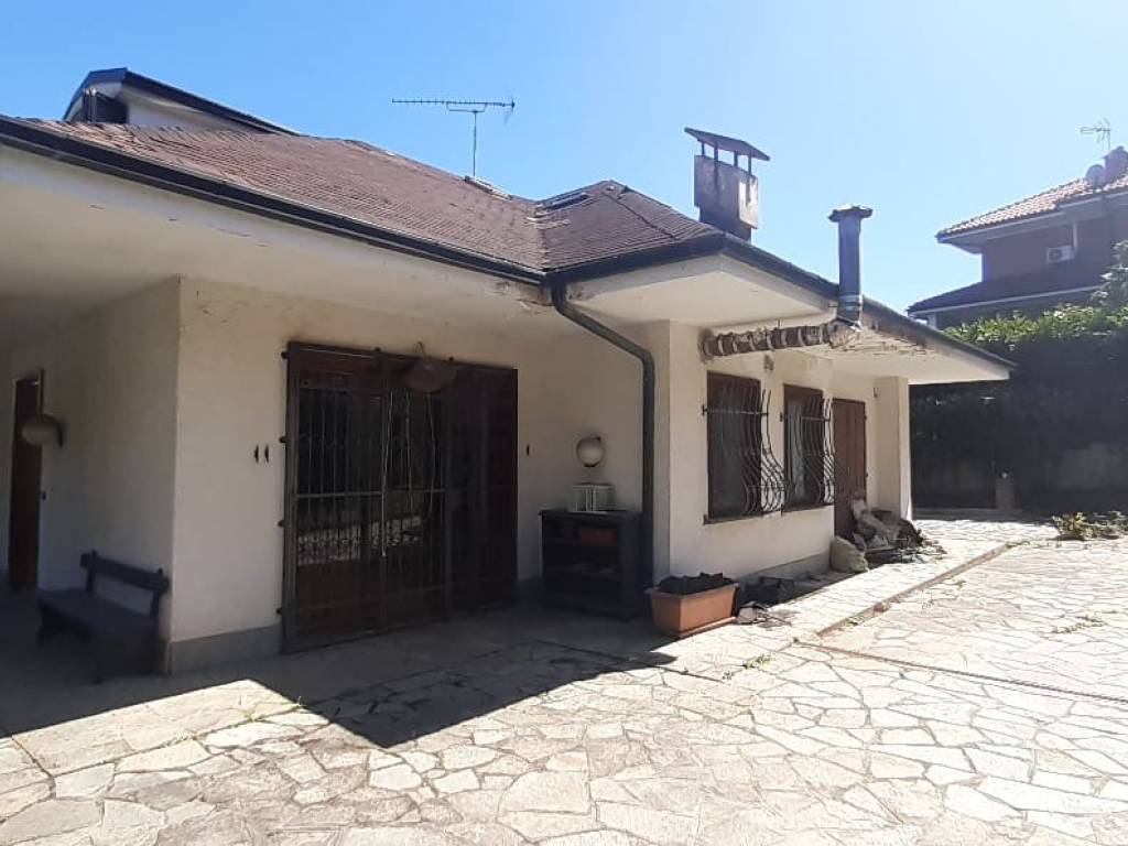 casa indipendente in vendita a Piossasco
