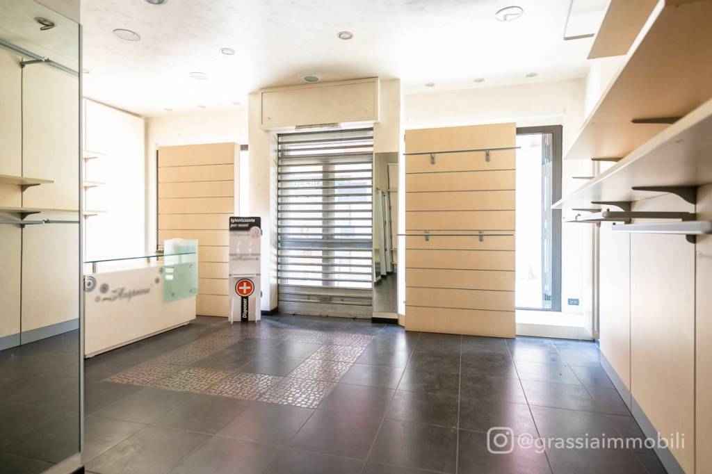 negozio in vendita a Piossasco