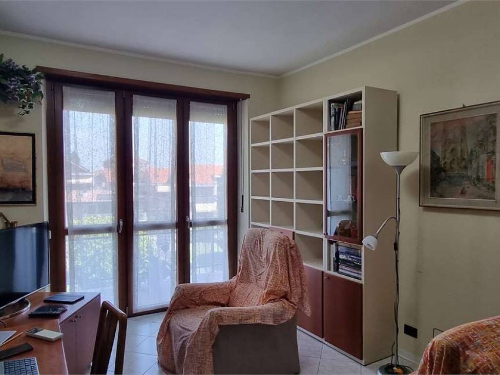 appartamento in vendita a Piossasco in zona Merlino.