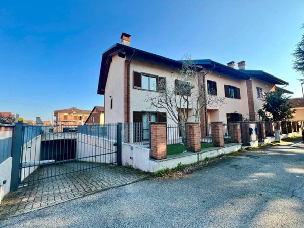 casa indipendente in vendita a Piossasco