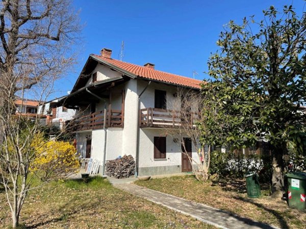 casa indipendente in vendita a Piossasco