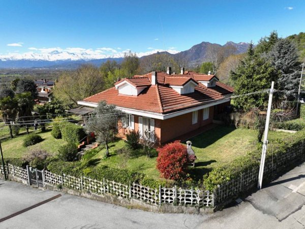 casa indipendente in vendita a Piossasco