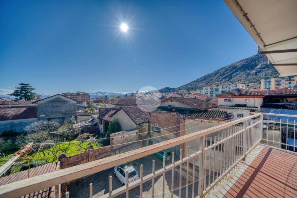 appartamento in vendita a Piossasco in zona Merlino.