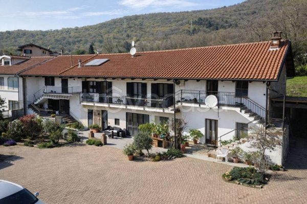 casa indipendente in vendita a Piossasco in zona Campetto