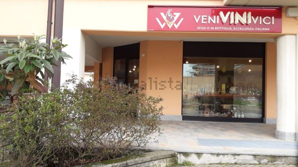locale commerciale in vendita a Piossasco