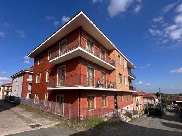 appartamento in vendita a Piossasco in zona Merlino.