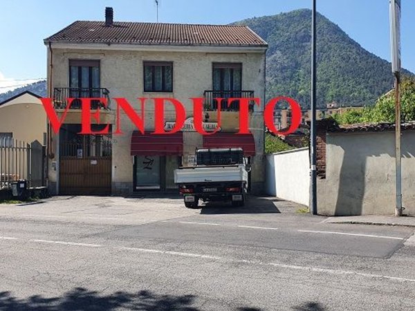 appartamento in vendita a Piossasco in zona Merlino.