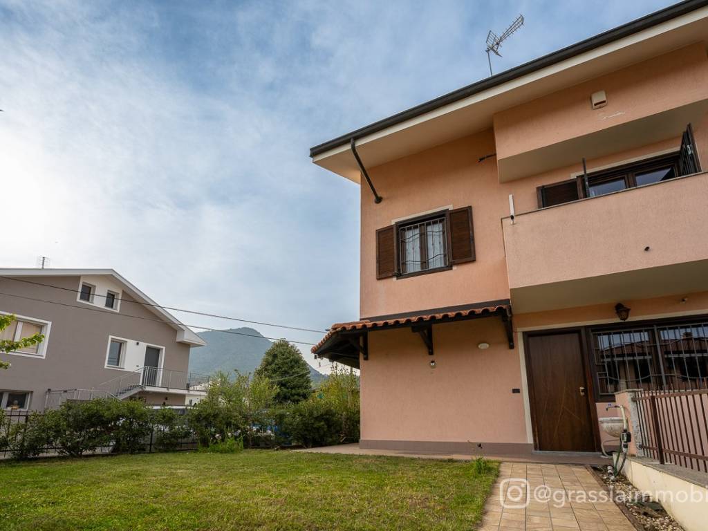casa indipendente in vendita a Piossasco