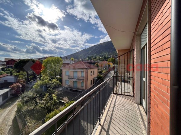 appartamento in vendita a Piossasco in zona Merlino.