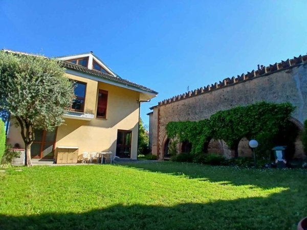 casa indipendente in vendita a Piossasco
