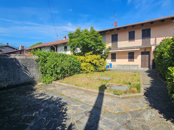 casa indipendente in vendita a Piossasco in zona Giorda