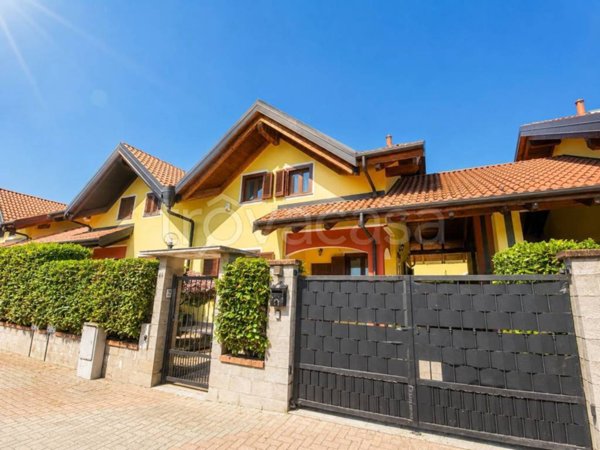 casa indipendente in vendita a Piossasco