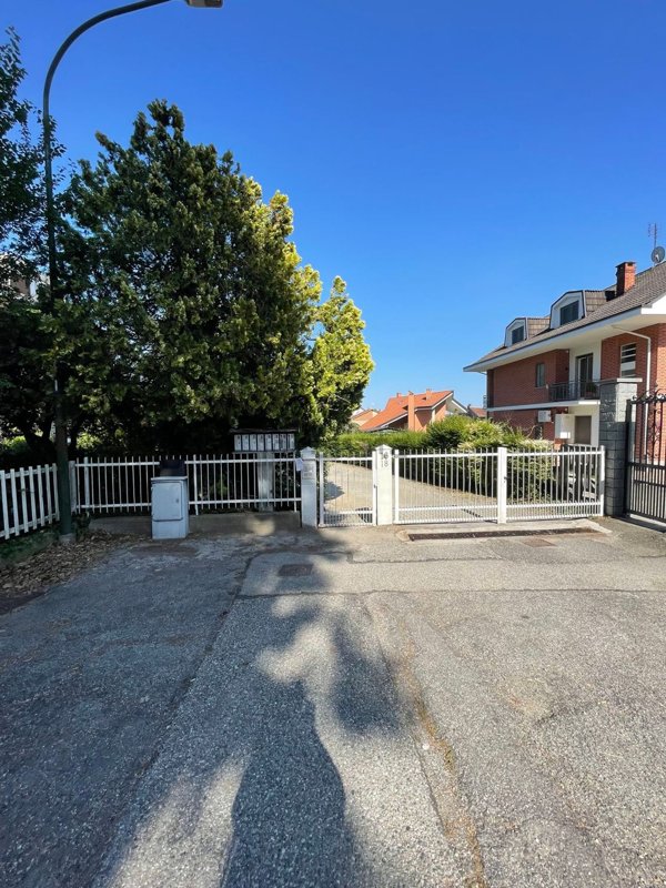 appartamento in vendita a Piossasco in zona Garola