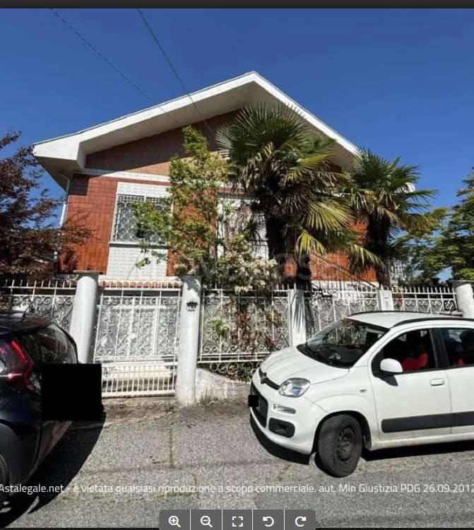 casa indipendente in vendita a Piossasco