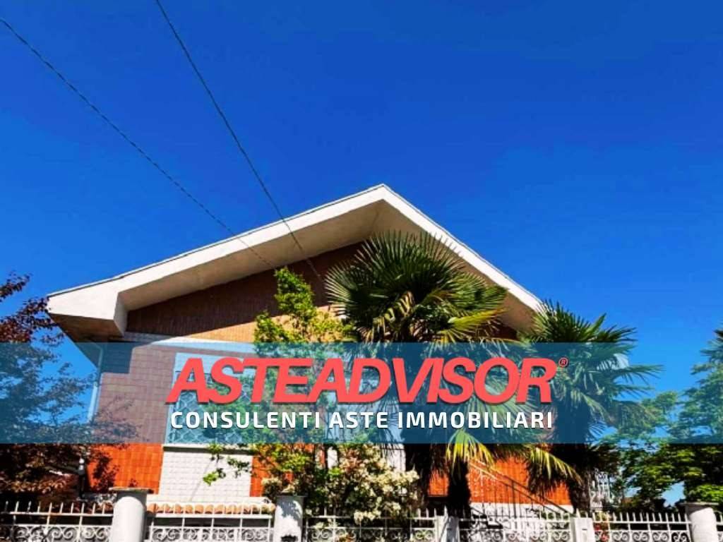 casa indipendente in vendita a Piossasco in zona Garola