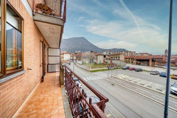 appartamento in vendita a Piossasco in zona Merlino.