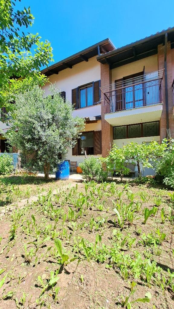 casa indipendente in vendita a Piossasco in zona Garola