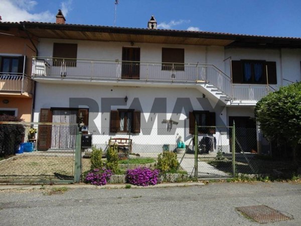 casa indipendente in vendita a Piossasco in zona Garola