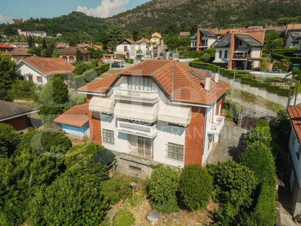 casa indipendente in vendita a Piossasco in zona Merlino.