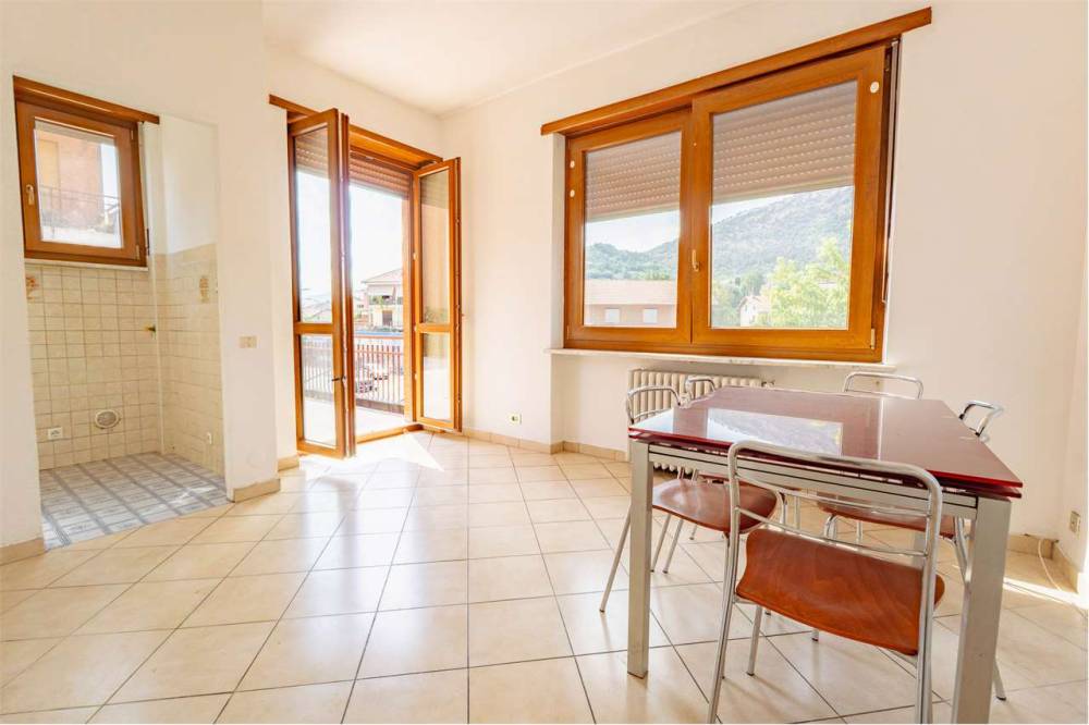 appartamento in vendita a Piossasco in zona Merlino.