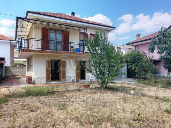 casa indipendente in vendita a Piossasco in zona Garola