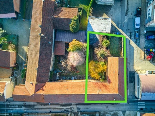 casa semindipendente in vendita a Piossasco in zona Merlino.