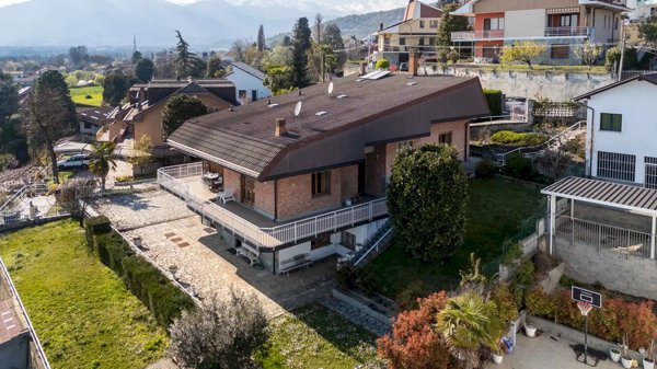 casa indipendente in vendita a Piossasco in zona Garola