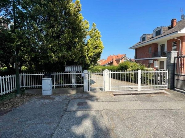 appartamento in vendita a Piossasco in zona Garola