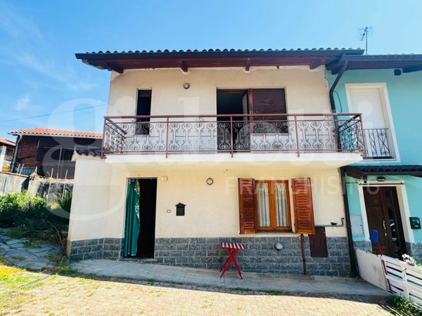 casa indipendente in vendita a Piossasco in zona Garola