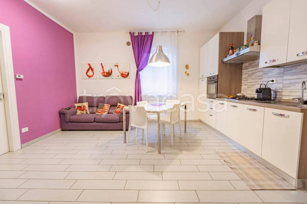 appartamento in vendita a Piossasco in zona Merlino.