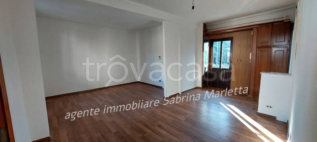 appartamento in vendita a Piossasco in zona Merlino.