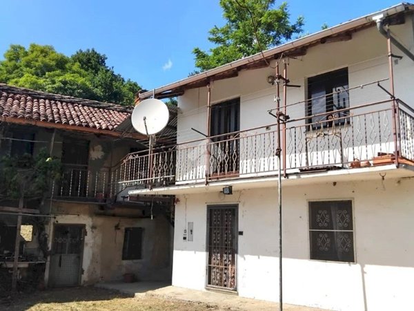 casale in vendita a Piossasco in zona Tetti Olli