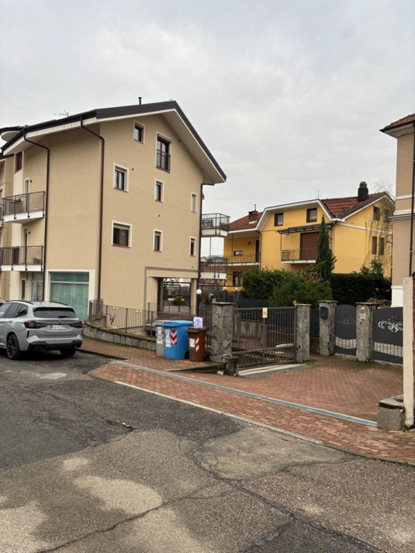 box auto in vendita a Piossasco in zona Merlino.
